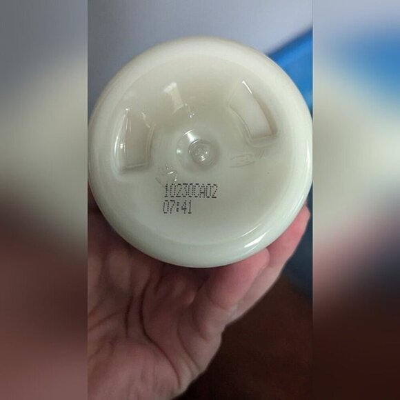 NWT Find Your Happy Place Moisturizing Body Lotion - Picture 2 of 6